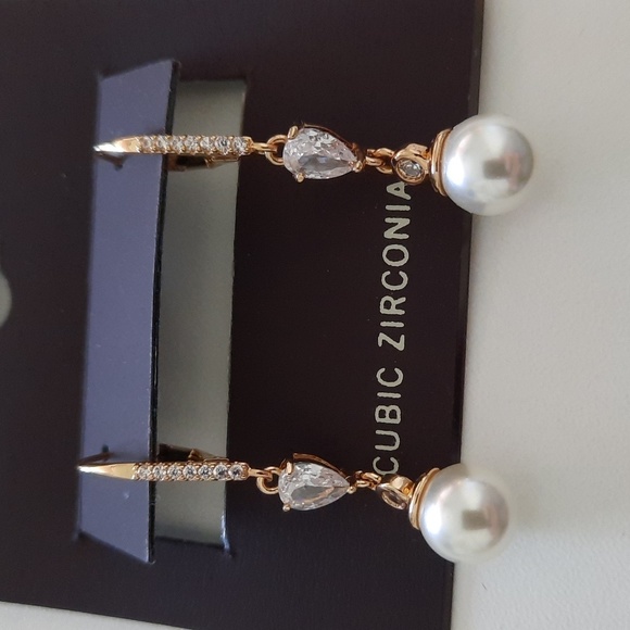 NWT Anne Klein Pearl CZ Drop Earrings - Picture 1 of 6